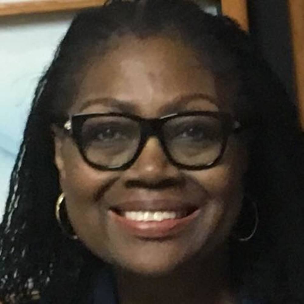 Meet your Posher, Saundra